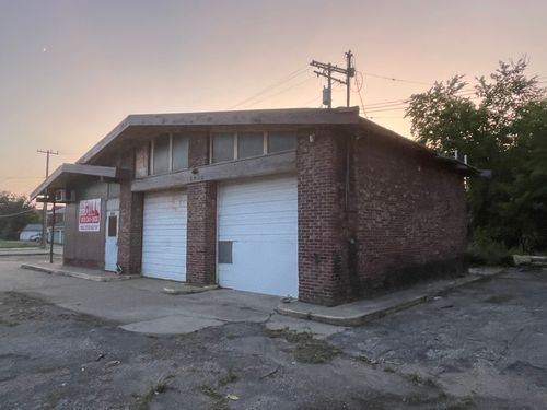 2042 W Davison, Detroit, MI, 48238-3654 | Card Image