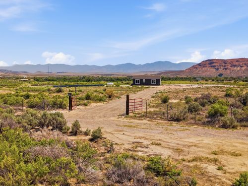 32-32 Sevier River, Levan, UT, 84639 | Card Image