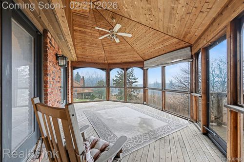 36758 Valley Ridge Dr, Farmington Hills, MI, 48331-1263 | Card Image