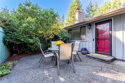 10-14836 Se 16th St, Bellevue, WA, 98007-5849 | Card Image