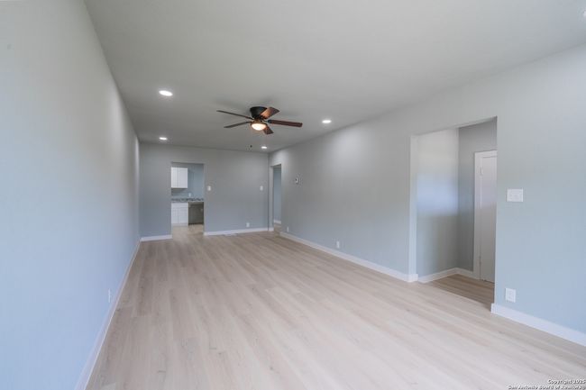 234 Gaiety Ln, House other with 3 bedrooms, 2 bathrooms and null parking in Kirby TX | Image 12