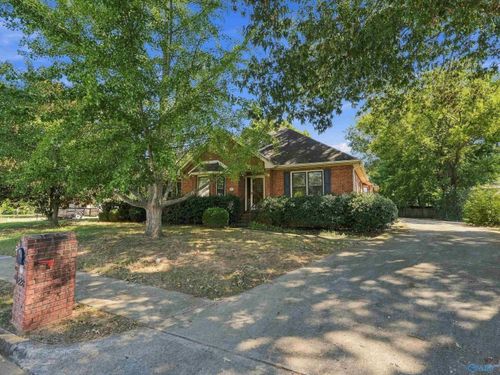 1228 Meadow Park Dr Se, Huntsville, AL, 35803-3620 | Card Image