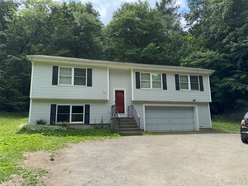 272 Van Wyck Lake Rd, Fishkill, NY, 12524-2926 | Card Image