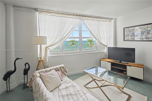 1515-100 Lincoln Rd, Miami Beach, FL, 33139-2013 | Card Image