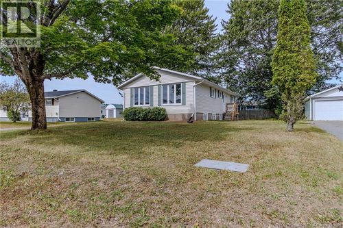 585 Bonita Ave, Saint John, NB, E2J2T3 | Card Image