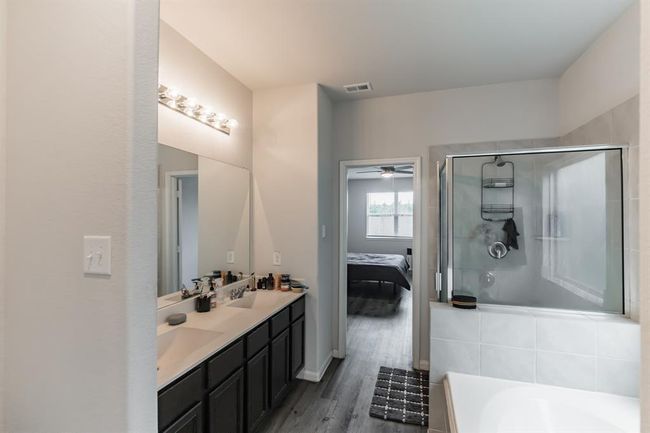 Master Bath | Image 17