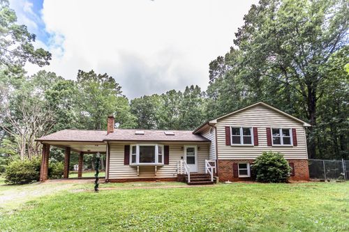297 Woodlawn Trl, Appomattox, VA, 24522-5318 | Card Image