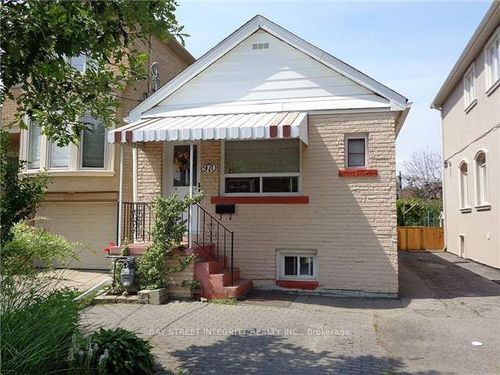 970 Briar Hill Avenue, North York, ON, M6B1M3 | Card Image