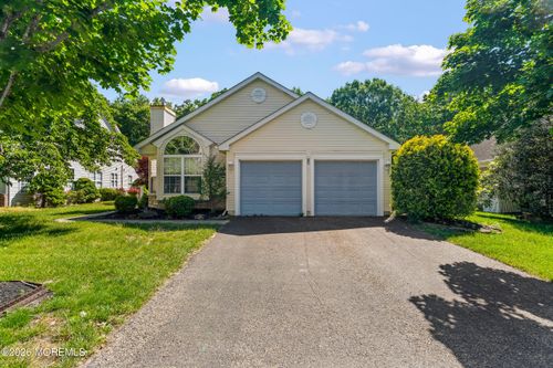 53 Skyline Dr, Lakewood, NJ, 08701-5743 | Card Image