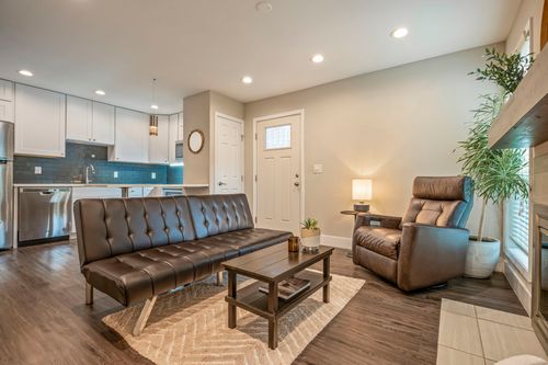 148-935 La Posada Dr, Austin, TX, 78752-3818 | Card Image