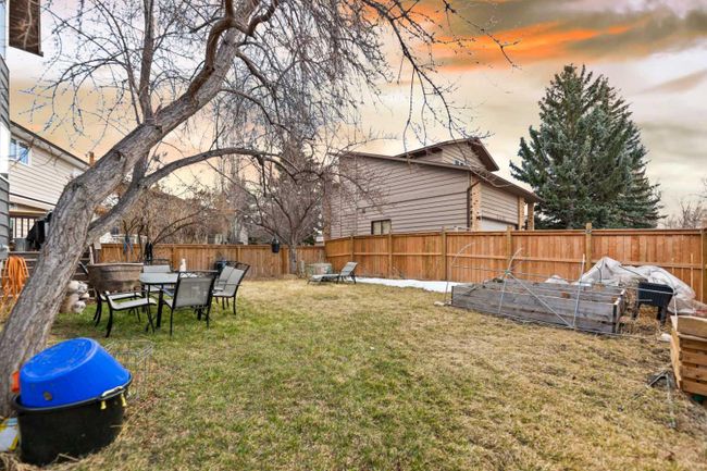 79 Wood Crescent Sw, Home with 5 bedrooms, 2 bathrooms and 4 parking in Calgary AB | Image 32