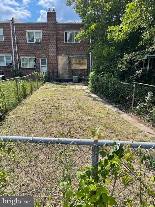 4011 Pimlico Rd, BALTIMORE, MD, 21215-7040 | Card Image