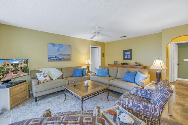 APT-31B - 6101 34 Th St W, Condo with 2 bedrooms, 2 bathrooms and null parking in BRADENTON FL | Image 17
