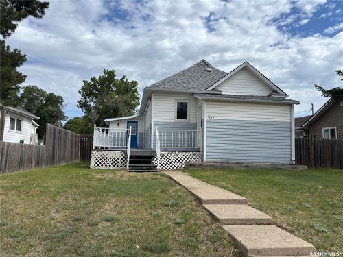 1012 Stadacona Street E, Moose Jaw, SK, S6H0K9 | Card Image