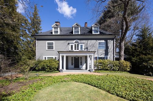27 Suffolk Rd, Chestnut Hill, MA, 02467-1215 | Card Image