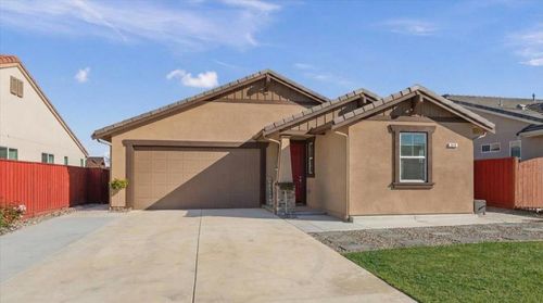 925 Klamath Way, Hollister, CA, 95023-9844 | Card Image