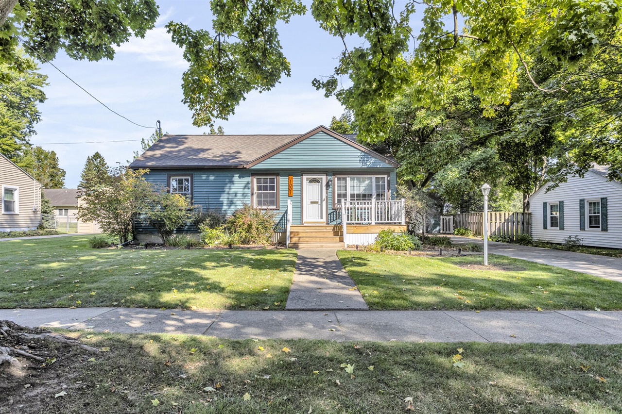 Higby St, Jackson, MI 49203