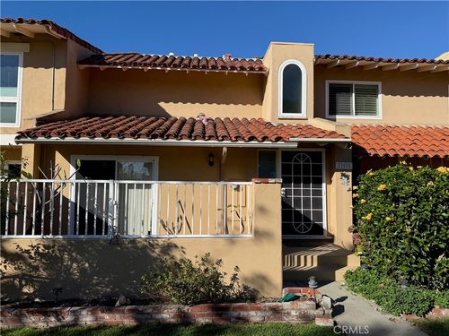 17070 Los Modelos St, Fountain Valley, CA, 92708-3923 | Card Image