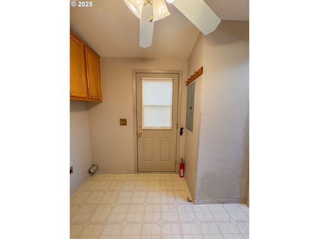 UNIT-13 - 3355 N Delta Hwy, House other with 3 bedrooms, 2 bathrooms and null parking in Eugene OR | Image 16