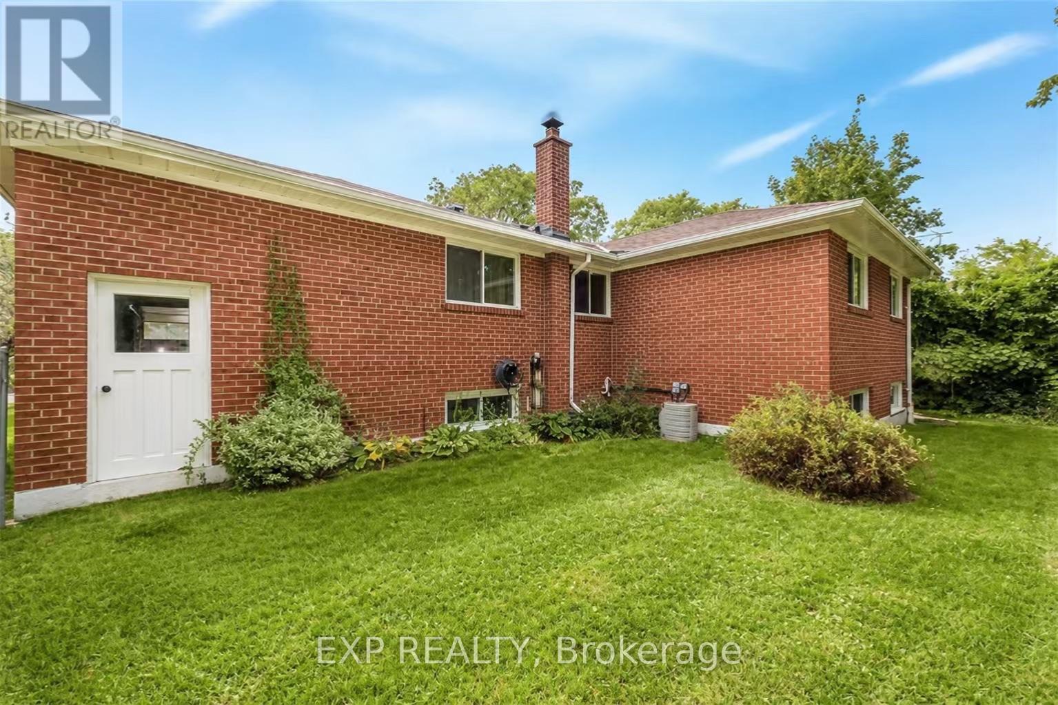 Residential Lease in Toronto (Parkwoods-Donalda) 2