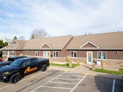 3806 Oakwood Hills Pkwy, Eau Claire, WI, 54701-7778 | Card Image