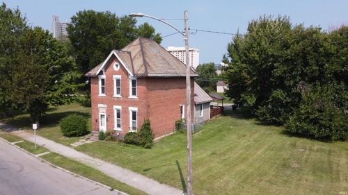 447 E Lewis St, Fort Wayne, IN, 46802-3248 | Card Image