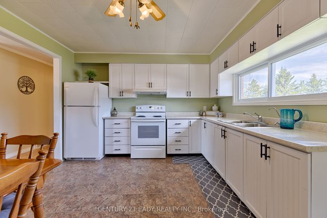 285 Foymount Rd, House other with 2 bedrooms, 1 bathrooms and 4 parking in Eganville ON | Image 12