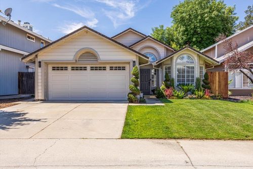 8321 Scrub Oak Way, Antelope, CA, 95843-4840 | Card Image