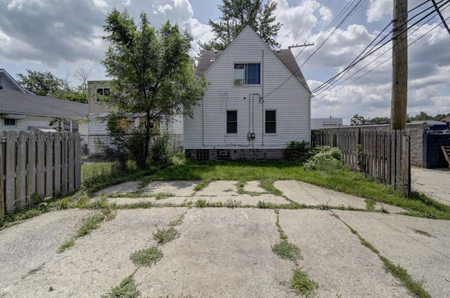 27 Milton Ave, Home with 2 bedrooms, 1 bathrooms and null parking in Hazel Park MI | Image 13