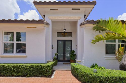 2622 Sw 143rd Ave, Miami, FL, 33175-6581 | Card Image