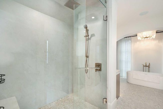 6918 Legare Dr Sw, House other with 4 bedrooms, 7 bathrooms and 3 parking in Calgary AB | Image 24