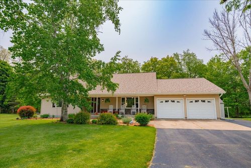 S9085 Meadowdale Road, Prairie Du Sac, WI, 53578 | Card Image