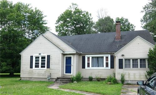 4022 Devon Dr Se, Warren, OH, 44484-2601 | Card Image