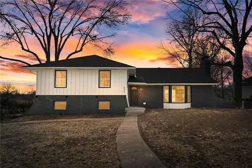 809 N Swope Dr, Independence, MO, 64056-1845 | Card Image