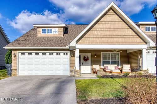 332 Meriwether Way, Pigeon Forge, TN, 37863-4953 | Card Image