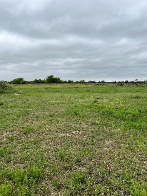 850 County Road 219, Florence, TX, 76527-4383 | Card Image
