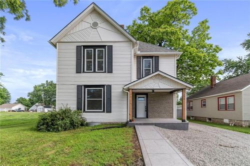 306 4th St, Cameron, MO, 64429-1615 | Card Image