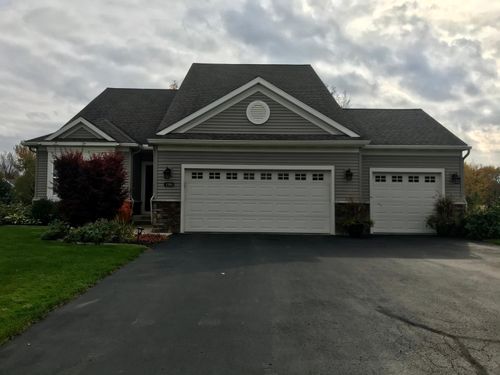 1704 Springwind Dr Sw, Byron Center, MI, 49315-7939 | Card Image