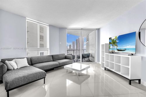 3610-1900 N Bayshore Dr, Miami, FL, 33132-3001 | Card Image