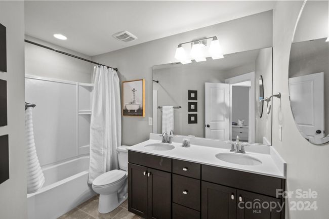 Secondary Full Bathroom | Image 25
