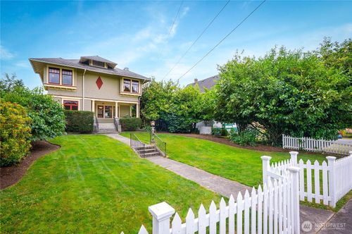 307 Avenue C, Snohomish, WA, 98290-2732 | Card Image