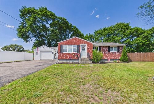 185 Vineyard Rd, Warwick, RI, 02889-4320 | Card Image