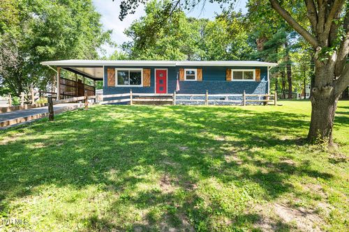 100 Glenn Cir, Greeneville, TN, 37745-6307 | Card Image