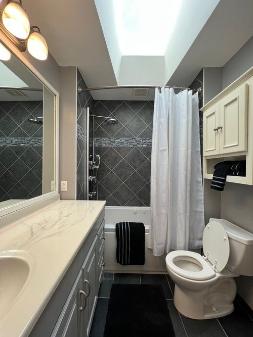 17810 Chicago Ave, Lansing, IL, 60438-1929 | Card Image