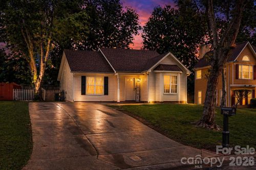 7442 Crestside Ln, Charlotte, NC, 28227-1048 | Card Image