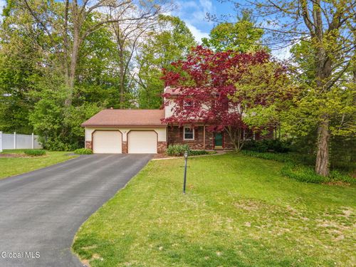 13 Pinehurst Dr, Clifton Park, NY, 12065-1124 | Card Image