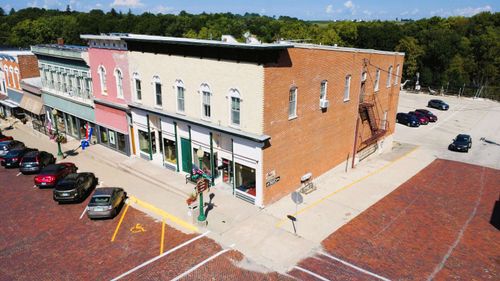 101 W Market St, MOUNT CARROLL, IL, 61053-1031 | Card Image