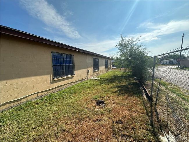 View of yard | Image 4