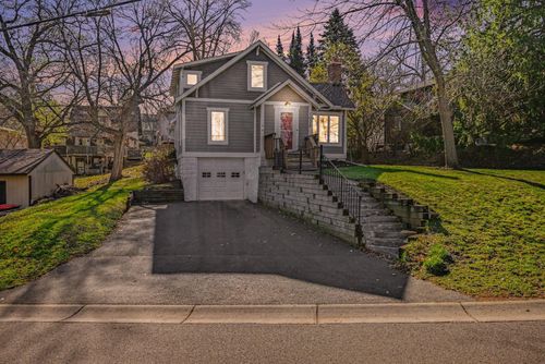 1028 Park Ave, Mahtomedi, MN, 55115-1551 | Card Image