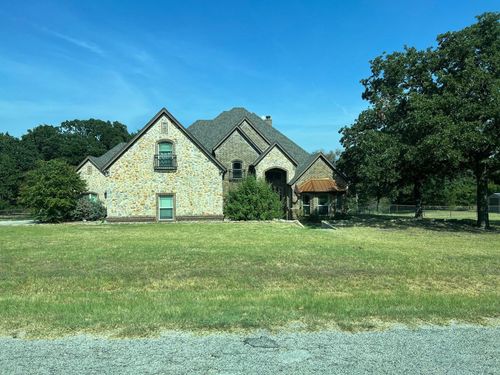108 Oak Creek Dr, Springtown, TX, 76082-5142 | Card Image